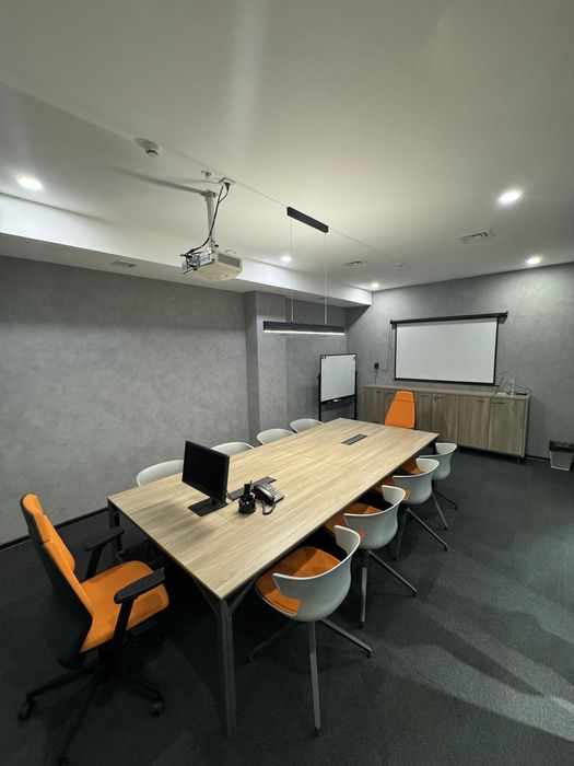 Офисная мебель столы и стулья