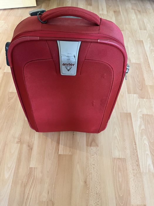 Чемодан ручная кладь S суперпрочный