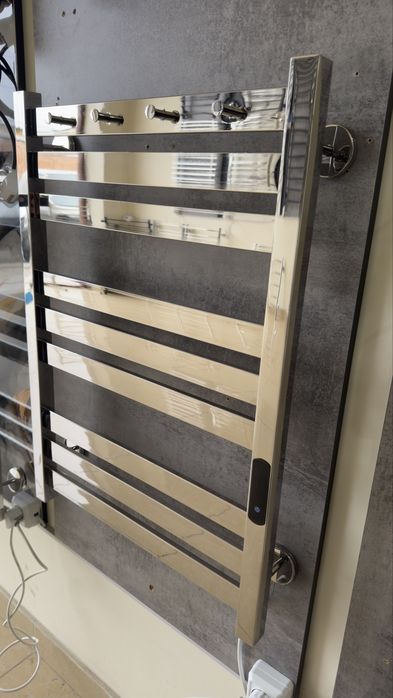 Полотенцесушитель электрический METRIX от производителя.