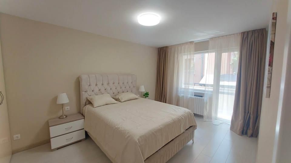 Дава се под наем Тристаен апартамент в София, Център - 90 кв.м за 1100 € - Снимка #1