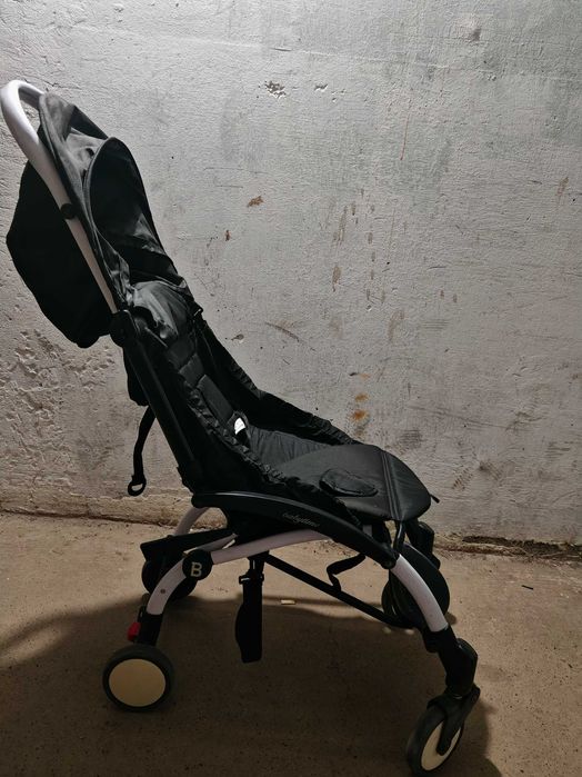 Детская прогулочная коляска