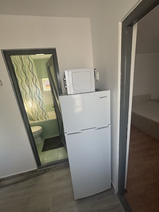 Apartament cu 1 cameră, bucătărie separată, terasă și intrare proprie – Strada Maramureșului