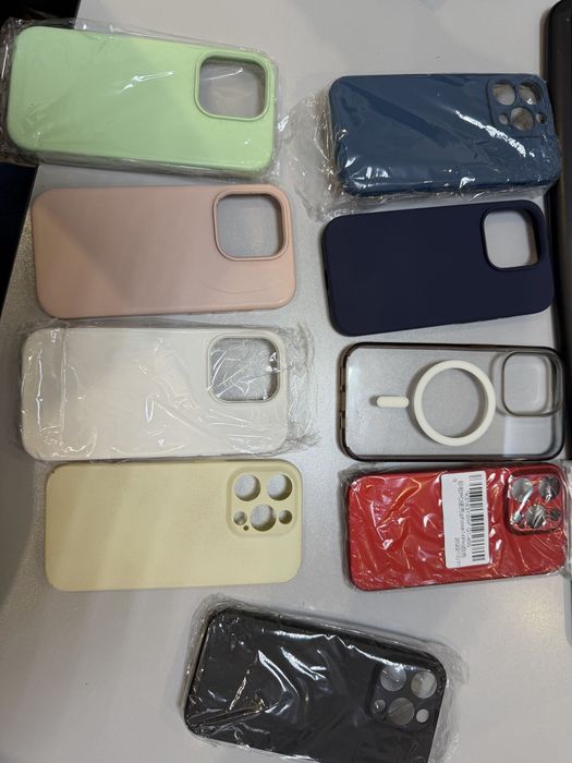 Отдам чехлы на iphone 12 pro