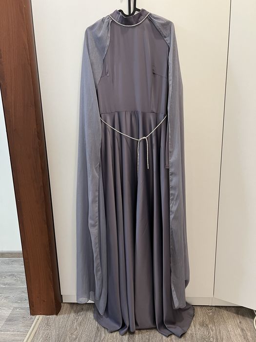 Платья вечерние продам