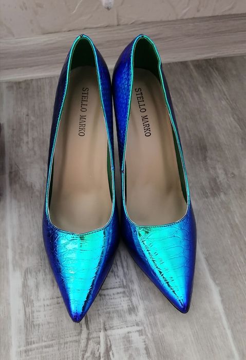 Продам шикарные туфли лодочки