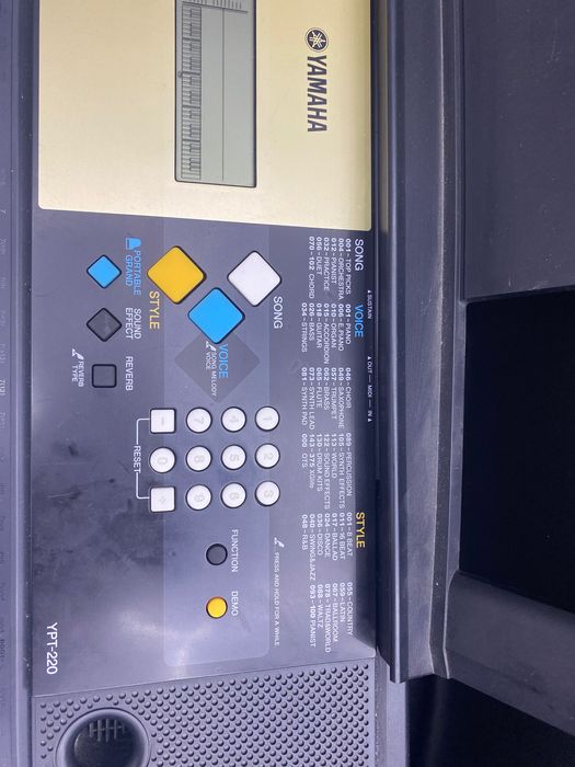 Йоника Yamaha ypt-220
