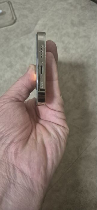 Продавам Iphone 14 pro gold Бартер за 16 pro с доплаюане