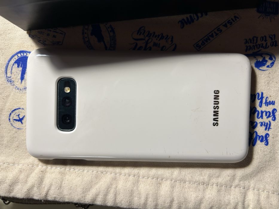 телефон Samsung s10e