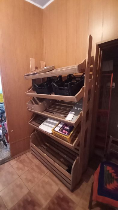 Продам полки для магазина