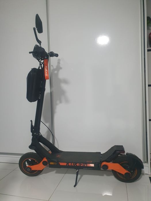 Vând  trotineta Kukirin G3