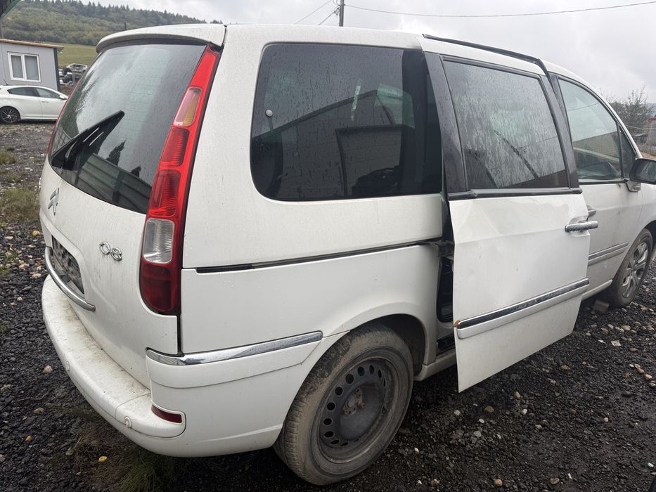 Far dezmembrari Citroen C8 Peugeot 807