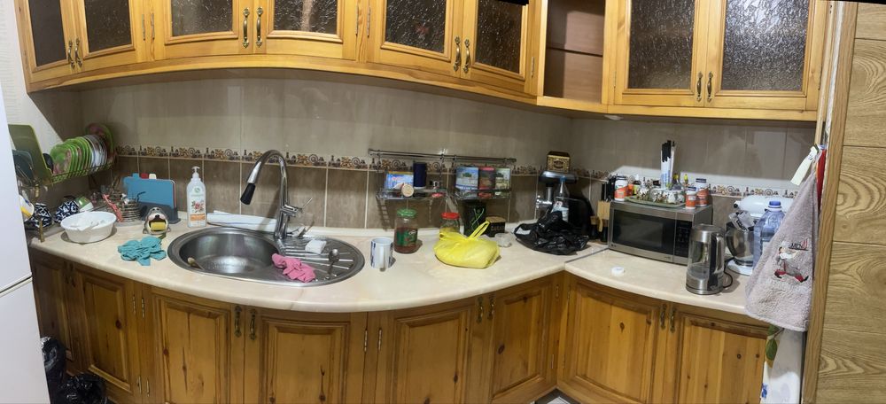 Продается куханный гарнитур. (Дерево)