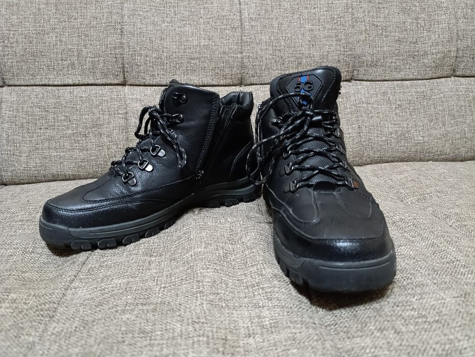 Мужские ботинки.