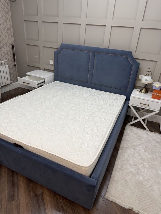 Стол , стул и диваны , тумбы