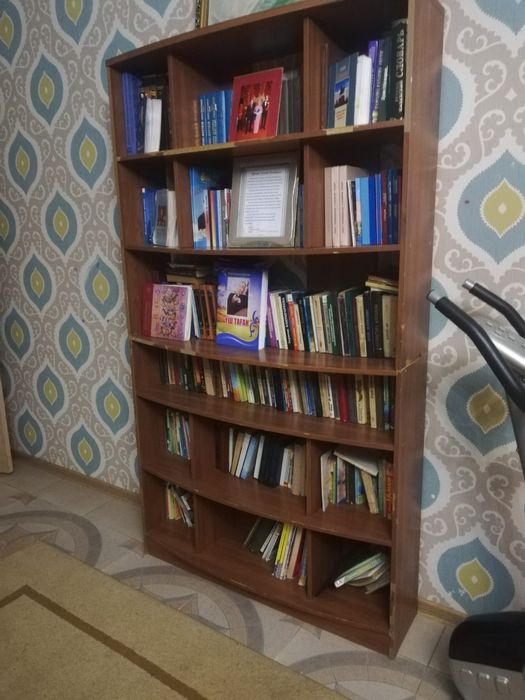 Б/у ковер и шкафы