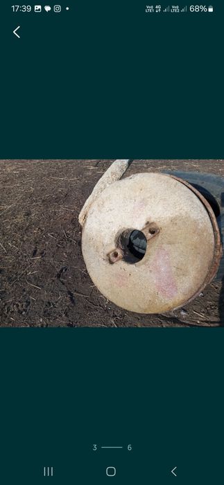 Круглые камний две.