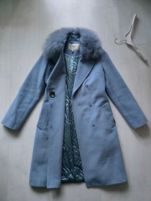 Палто от кашмир и яка от естествен косъм от лисица