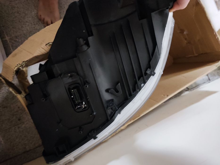 Фарове за Mercedes w221 06-09 г . S class. Pre Facelift