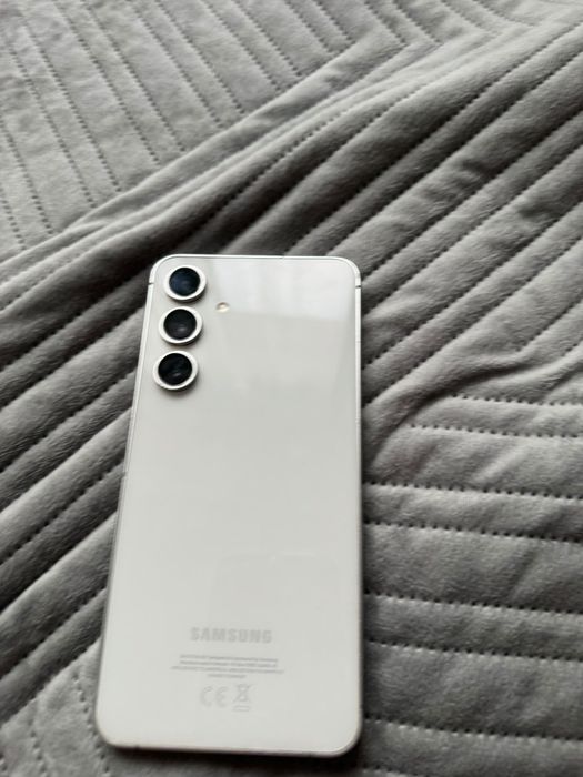 Samsung Galaxy s24 fe 8/256