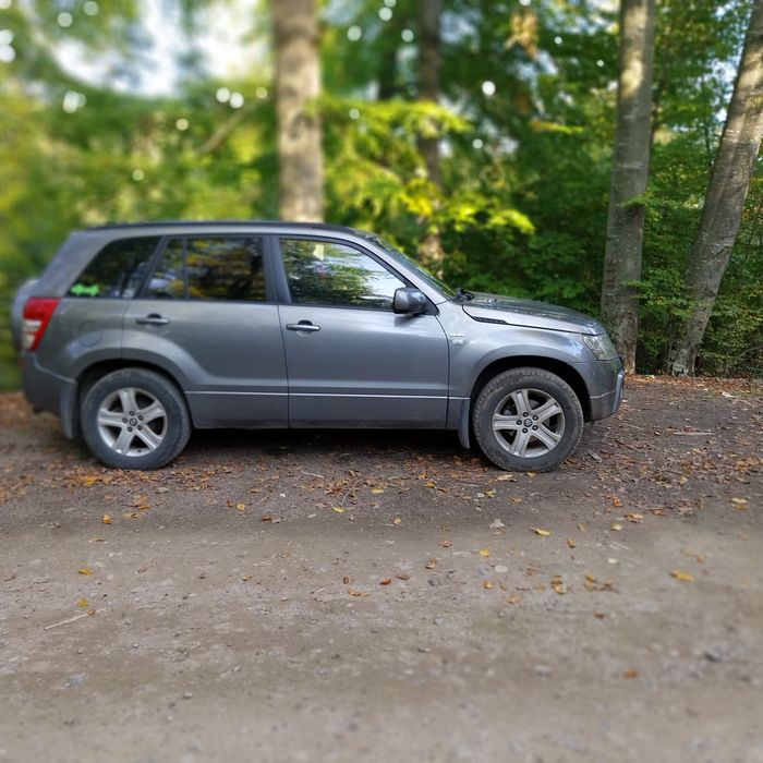 Vând mașină Suzuki Grand Vitara sau la schimb cu un turan