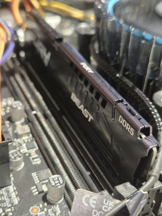 НОВ Intel i3-12100 | DDR5 | MSI Mortar Wi-Fi | 2TB |Лицензиран Windows