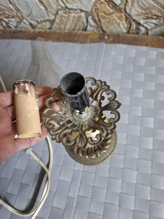 Бронзова лампа работеща