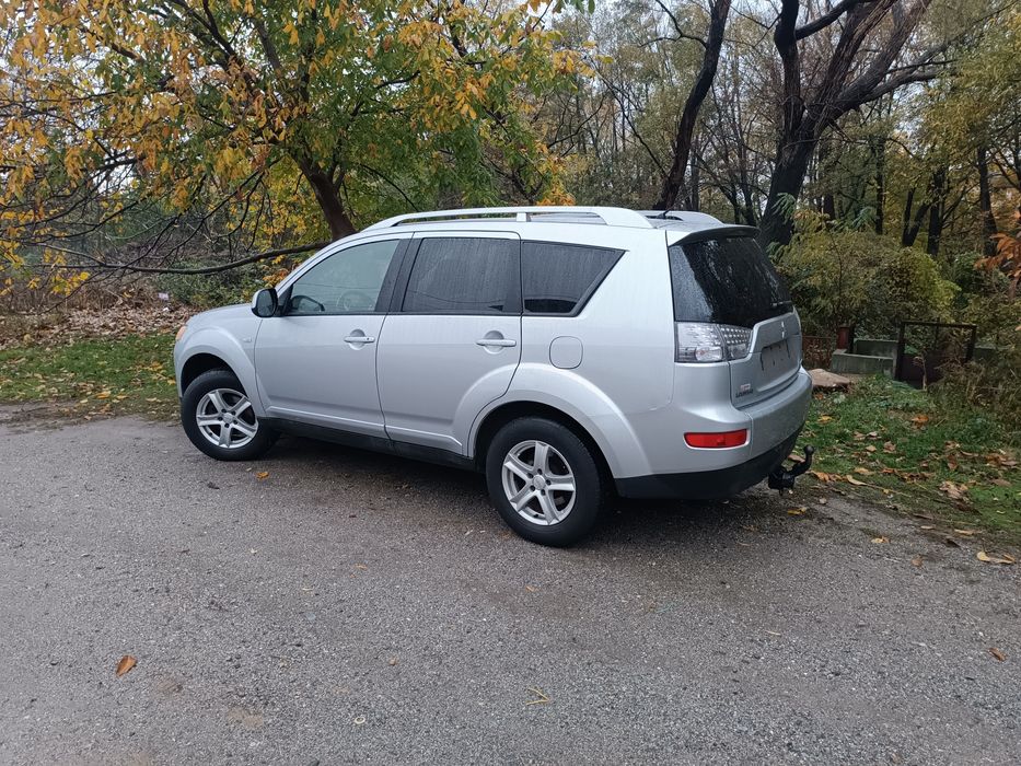 Mitsubishi.  Outlander 2.4 бензин