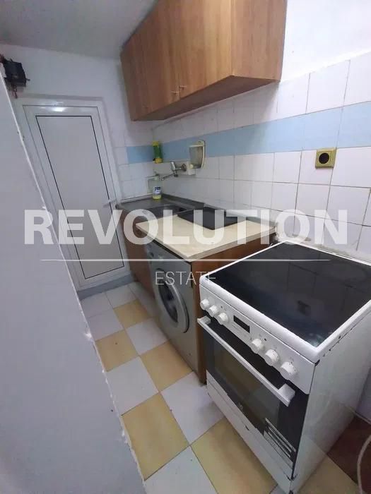 Дава се под наем Двустаен апартамент в Варна, Цветен квартал - 55 кв.м за 250 € - Снимка #2