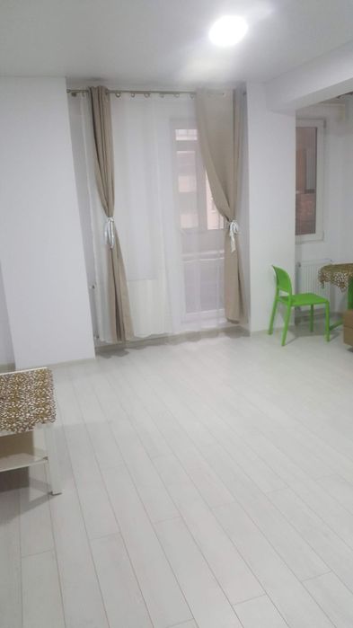 Garsoniera de  închiriat Militari Resident