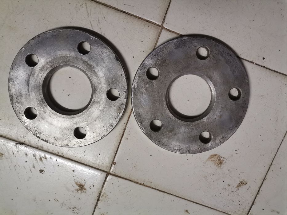 Фланци дистанционни