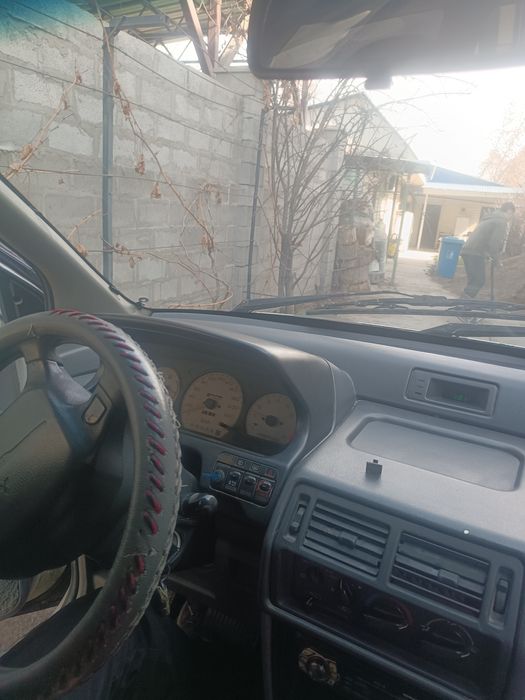 Продам Mitsubishi space runner