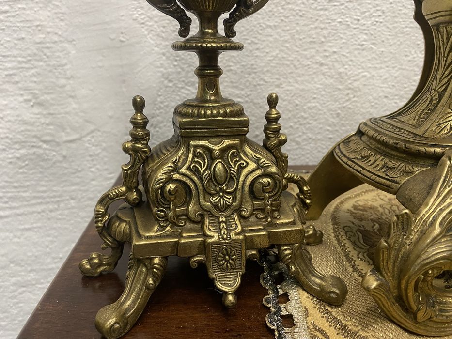 Френски каминен часовник от масивен месинг бароков часовник