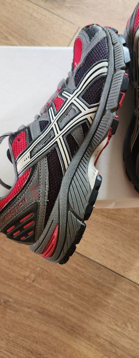 Adidasi Asics tracking /drumetie