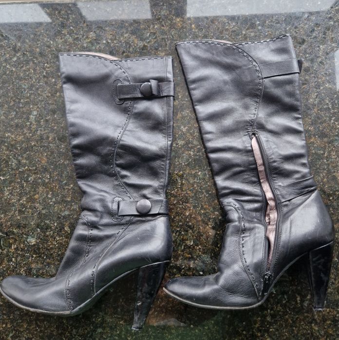 Cizme din piele naturală
Made in Italy.