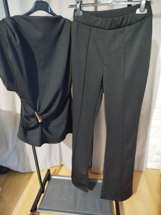 Дамски комплект в черно, жълто, синьо,бежаво