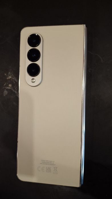 Продавам Z fold 4 СПЕШНО