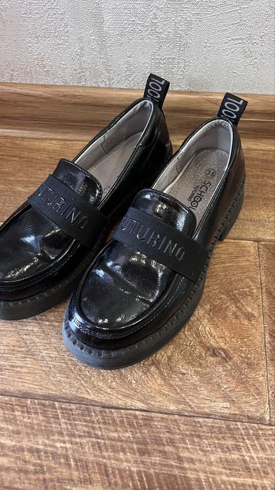 Кроссовка, лоферы на девочку