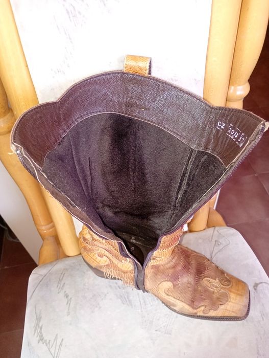 Изискани маркови дамски ботуши