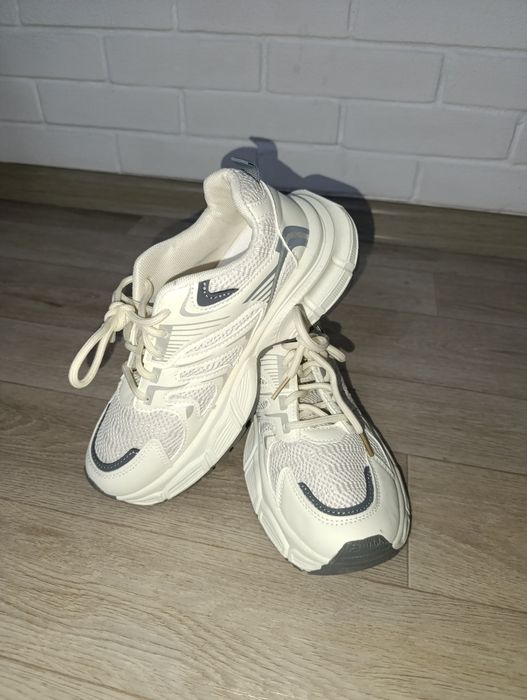 Кросовки женские