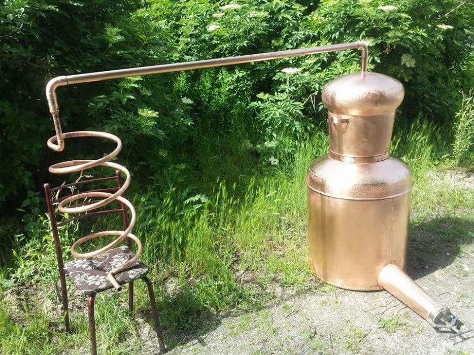 Казани и дестилатни системи по поръчка и налични