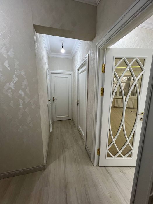 3/2/4 сотилади 71 м²