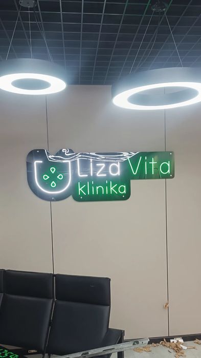 Reklama xizmati bõrtma harflar baner araqal tashqi va ichki reklama