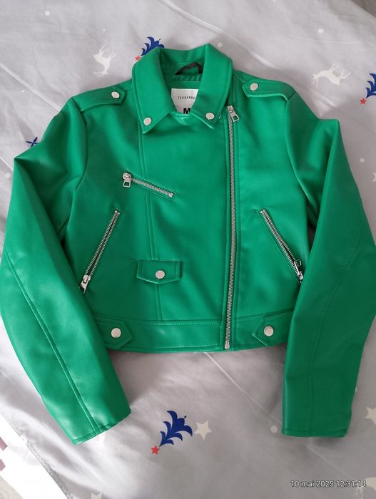 Geaca dama imitație de piele.