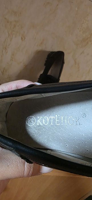 Продам лоферы (туфли) 32р бу