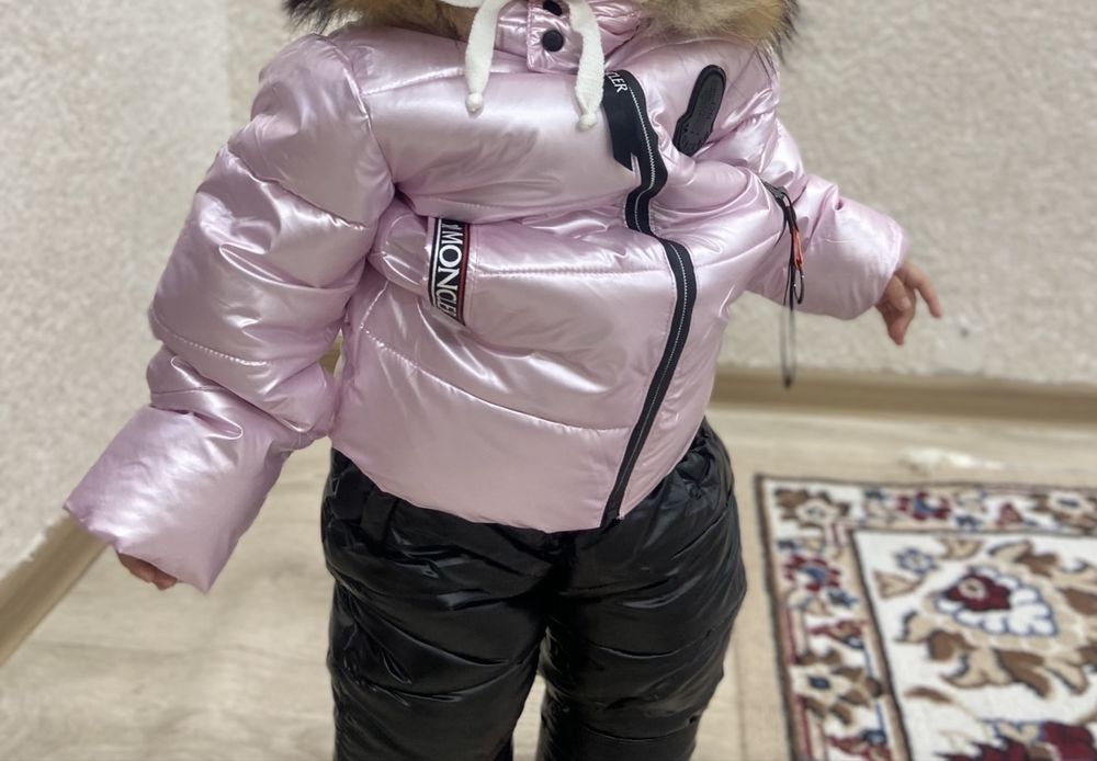 Продам детские зимние куртки