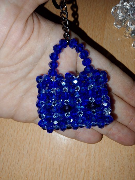 Brillok xrustal munchoqdan