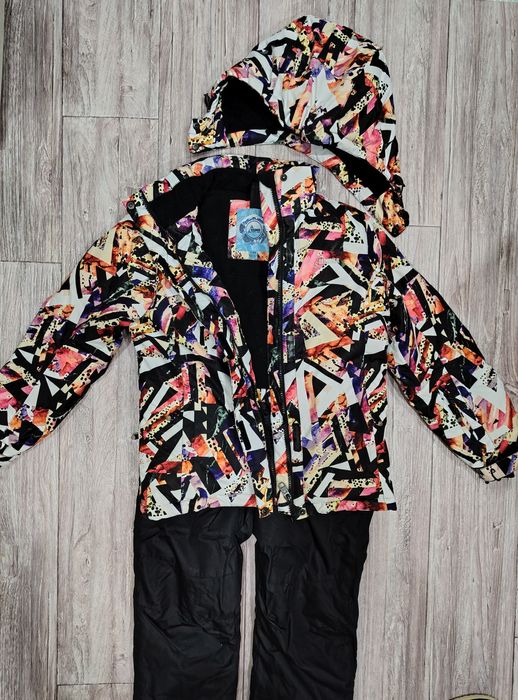 Продам зимний костюм на девочку