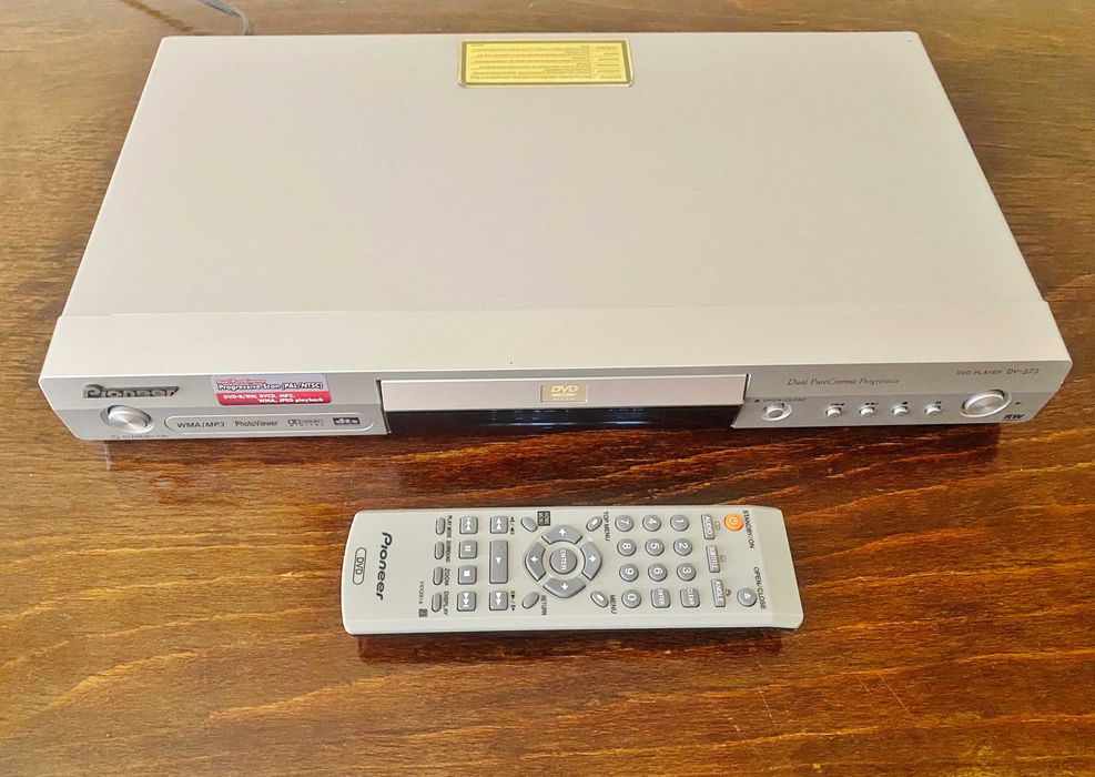 Разпродажба - 30€. PIONEER DV-373-S DVD PLAYER + Подарък