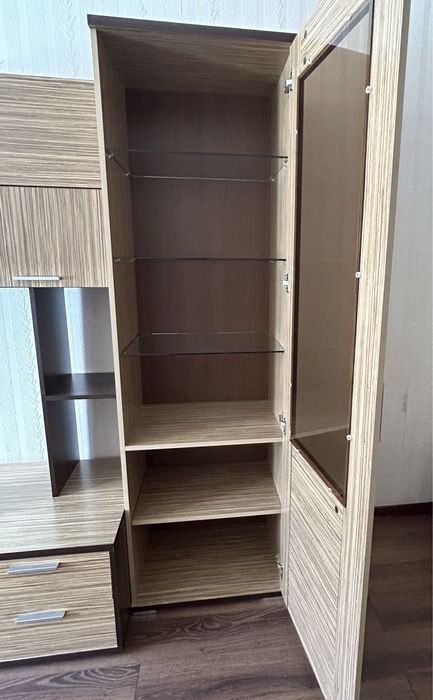 Шкаф для гостиной