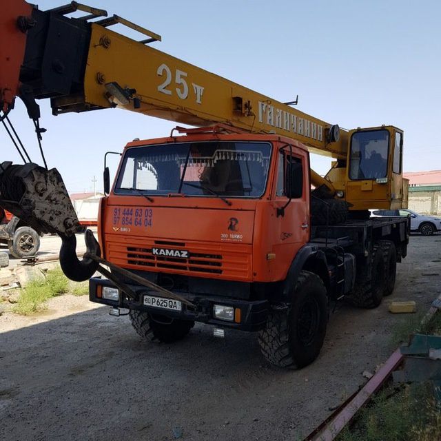 Avtokran xizmati 100 tonnadan boshlab 25 tonnagacha